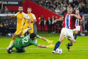 Erling Haaland Smadrer Rekorder i Norges Kvalifikationskamp!