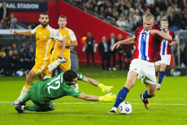 Erling Haaland Smadrer Rekorder i Norges Kvalifikationskamp!