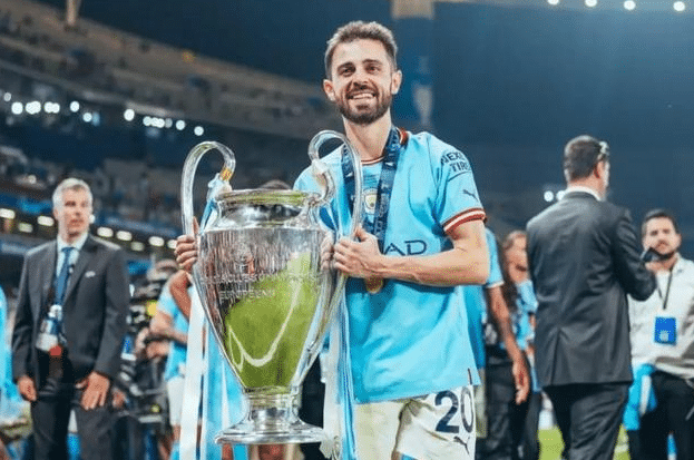 Bernardo Silva: Italienske storklubber frister, men lønnen spænder ben